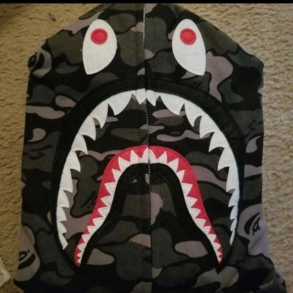 MENS BAPE HOODIE ( REAL)$375!!!